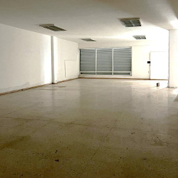 EDIFICIO UNIVERSIDAD 2
Prol. Corregidora Sur N.21. Local 6 Planta baja..